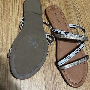Nike west sandals size 9